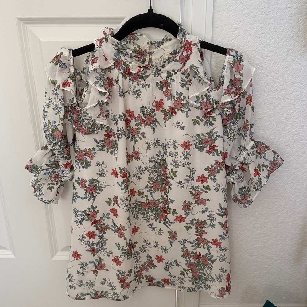 Max Studio Floral Ruffle Cold Shoulder Top - Picture 2 of 6